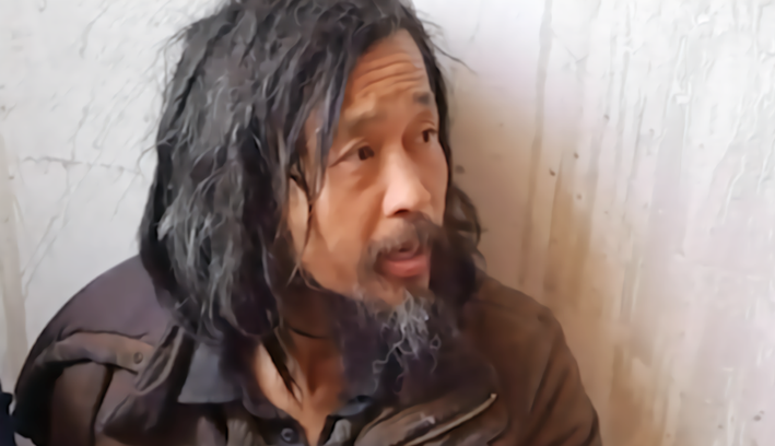 上海流浪汉饱读诗书 走红网路