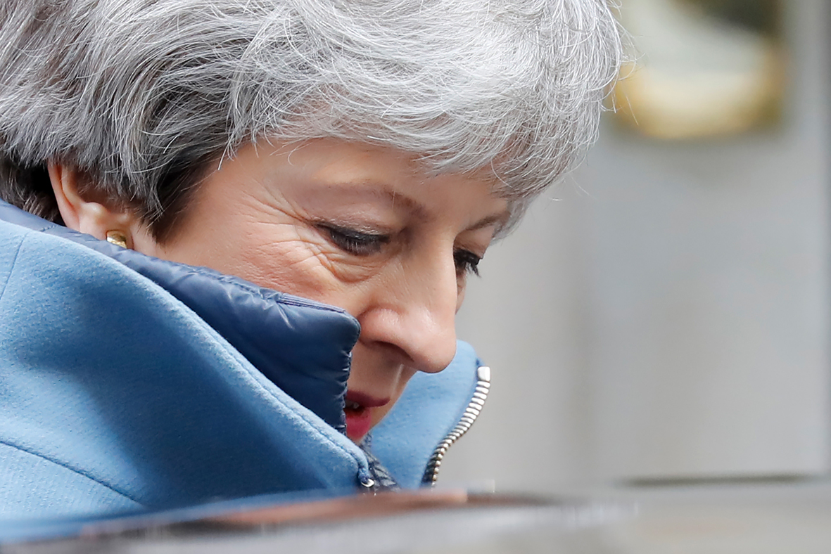 英国首相再次寻求延后脱欧