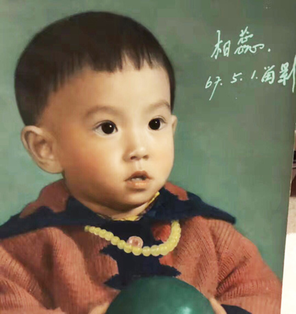 华人跨国寻找生母  出生4天被抱养 50多年后才知真相