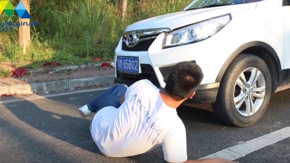 腿脚麻利,演技逼真,