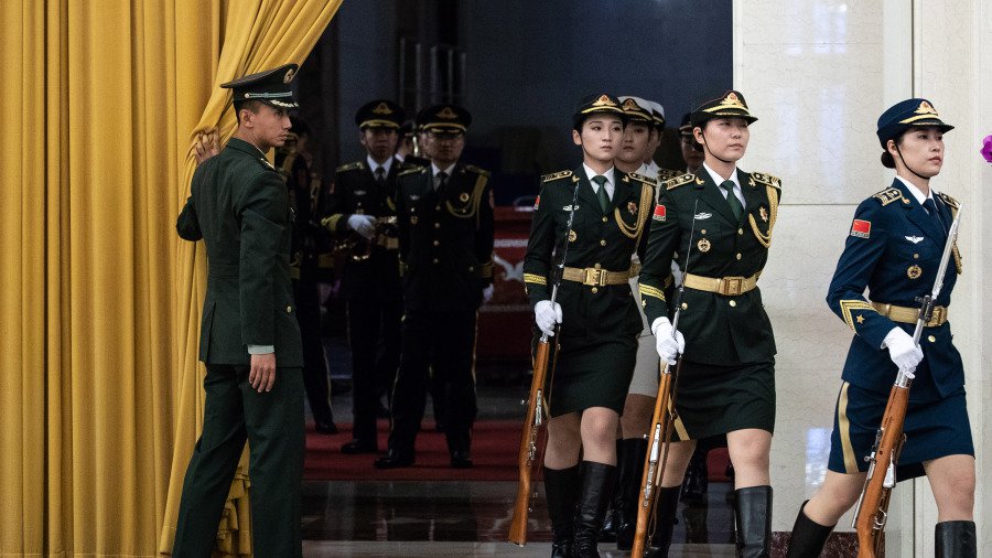 习近平让韩正总结军队停止有偿服务 涉两不寻常 （图）