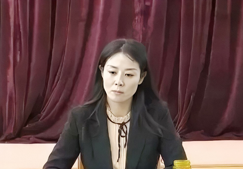 美女校花为何沉陷官场？