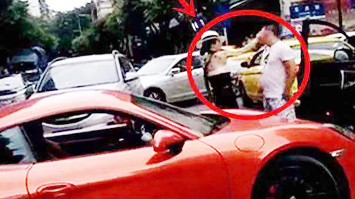重庆警官妻招摇闯祸 飙名车 掌掴他人