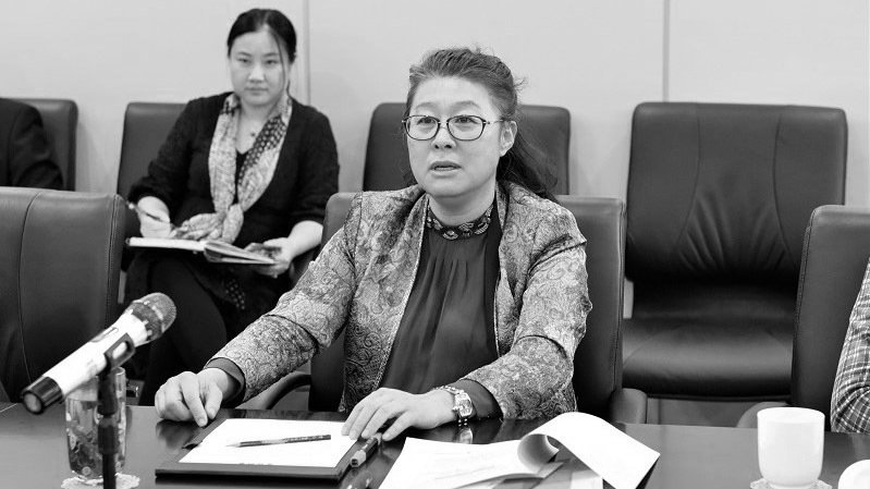 落马内蒙古女厅官包烂漫遭通报内容罕见（图）