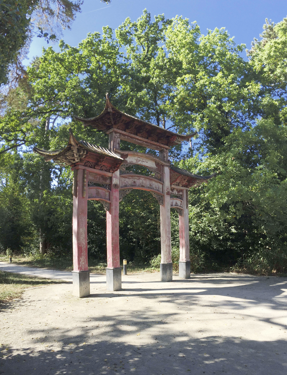 闹市中的宁静  巴黎东郊森林中的 “亚洲风”