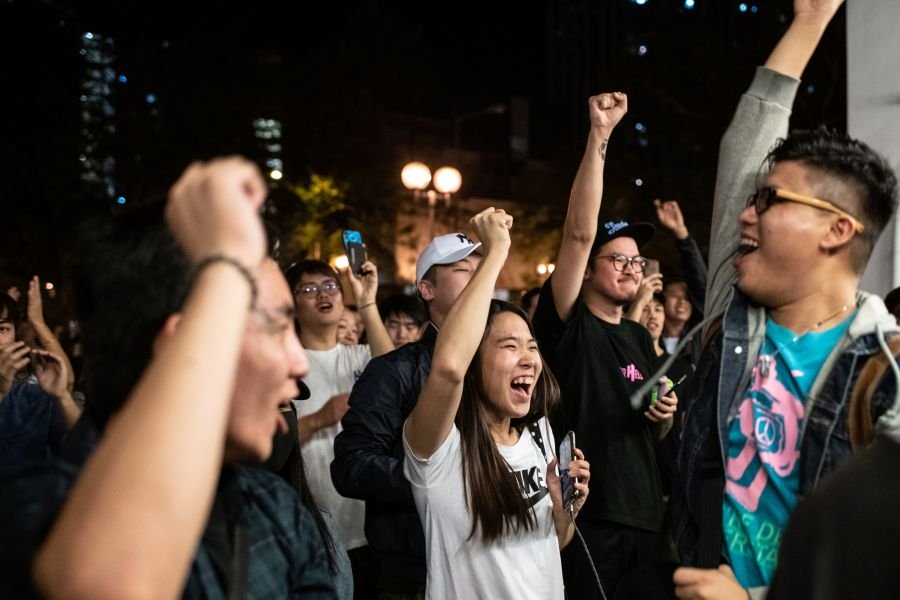 香港区选泛民主派大胜 港股飙涨500点(图)