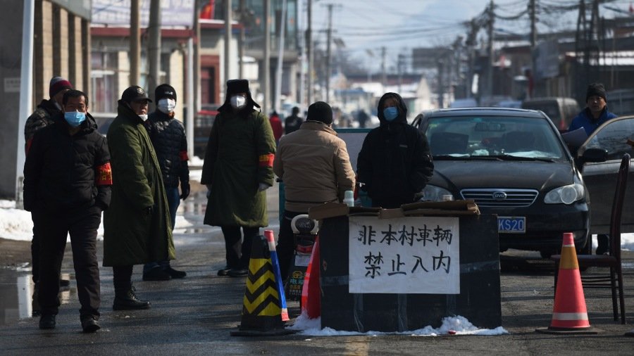 防疫怪象 夫妻分床睡觉 痞子混混逞凶 (图/视频)