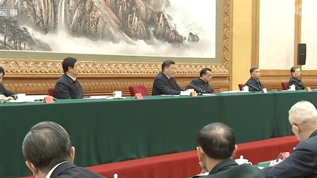除七常委之外，与会者全部戴上口罩（图片来源：视频截图）