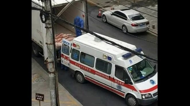 武汉居然用 “ 救护车 ” 运送肉品 引发网友怒批 (组图)