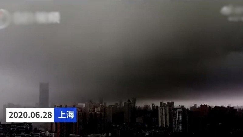 异象不断？湖北荆门现龙卷风 上海 “ 一秒天黑、一秒暴雨 ”  (视频/图)