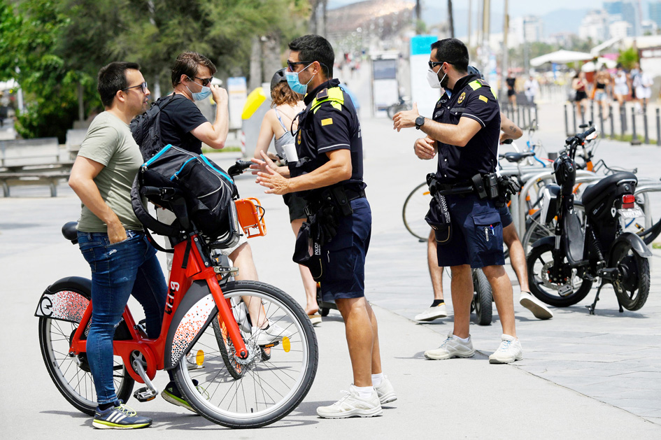 西班牙局部疫情复发/旅游出行必备口罩 部分地区强制佩戴