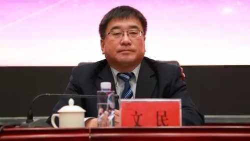 坐拥36套房产仍谎称无房 内蒙古厅官获刑18年 (图)