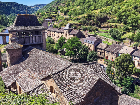 圣-雅克教堂南面入口。(Didier Descouens与Thierry Descouens/维基百科:CC BY-SA 4.0)