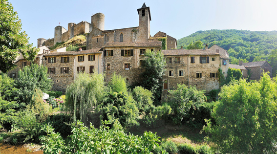 走进法国最美小镇  布鲁斯城堡镇（Brousse-le-Château）