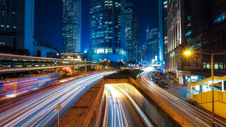 不少香港银行家宁放弃高职厚薪计划移民 (图)