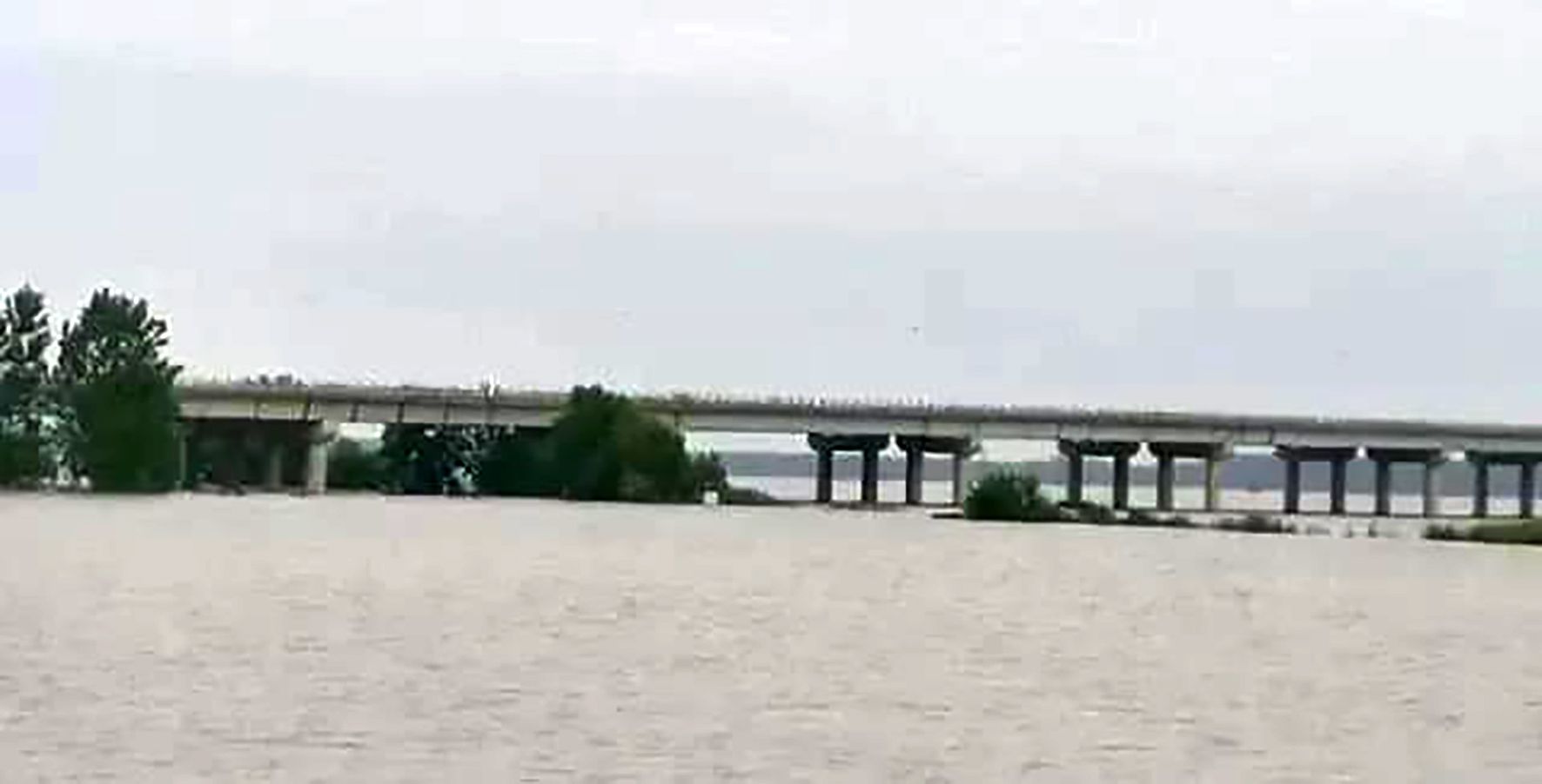 江苏一派出所长跳河 遗嘱孩子勿当公务员