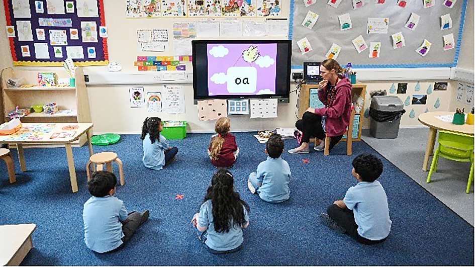 英国鼓励学校全面复课