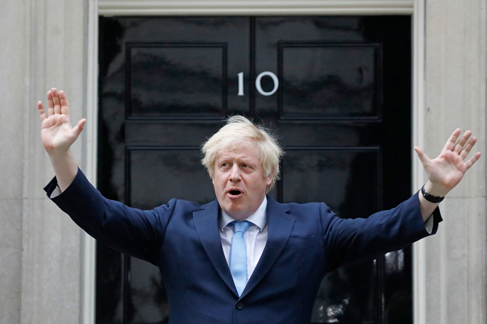 英国疫情迅速蔓延 首相宣布二度封锁