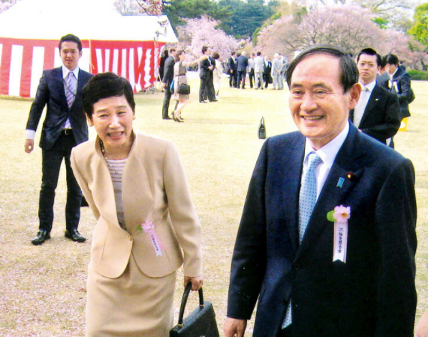 农民工与钟点工的爱情/日本新首相与第一夫人