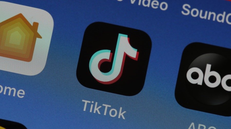 TikTok含不道德和不雅内容被中国铁哥们下架 (图)