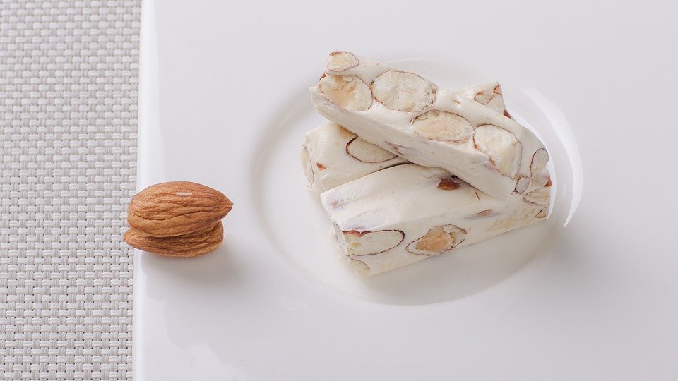 百年美味法国牛轧糖Nougat (图)