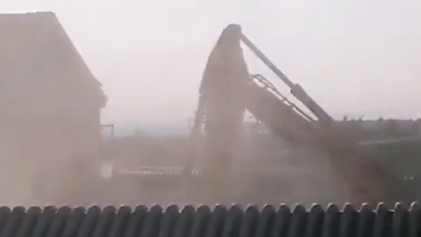 多次以诗词书法歌颂习近平的中国知名书画家范曾的豪宅也被推倒。(图片来源:视频截图)