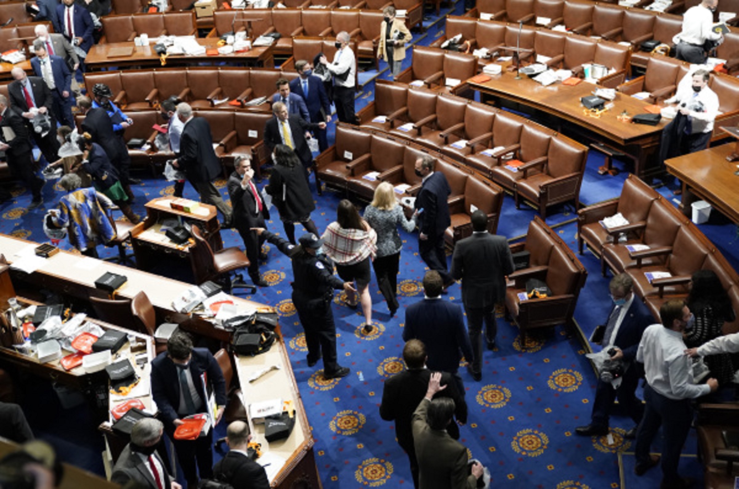 华府“地下迷宫”曝光/国会山攻陷时议员紧急疏散