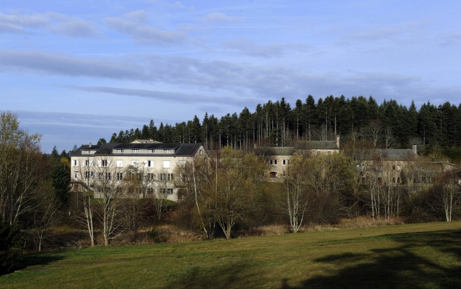 法国小镇尚波讷(Le Chambon-sur-Lignon)(图片来源:PHILIPPE DESMAZES/AFP /Getty Images)