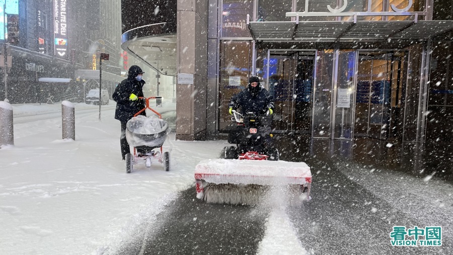 暴风雪袭击美国多个城市,纽约宣布进入紧急状态。图为2月1日的纽约街头。(以下图片均來源:天琴/看中国)