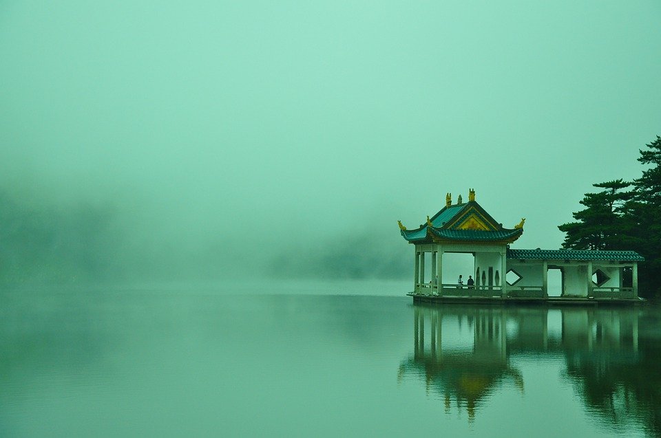 神秘人物详说因果报应 (图)