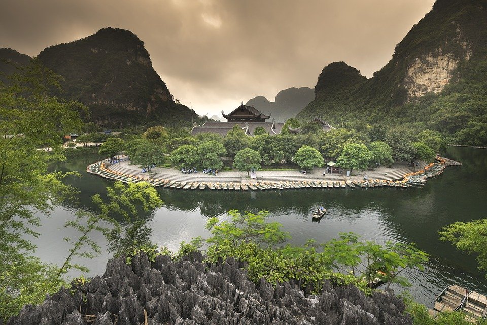 唐人凿井未见水  误闯地下神仙世界 (组图)