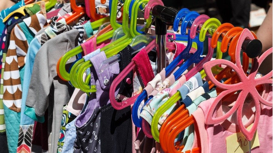 英国一名4个女儿的妈妈选择租衣公司的服务,为她一年剩下2千英镑服饰费。(图片来源:Pixabay)