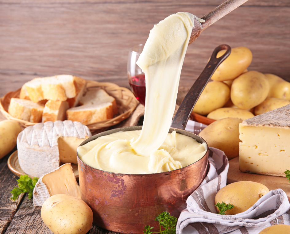 看法国美食  阿力高瀑布土豆泥（Aligot）