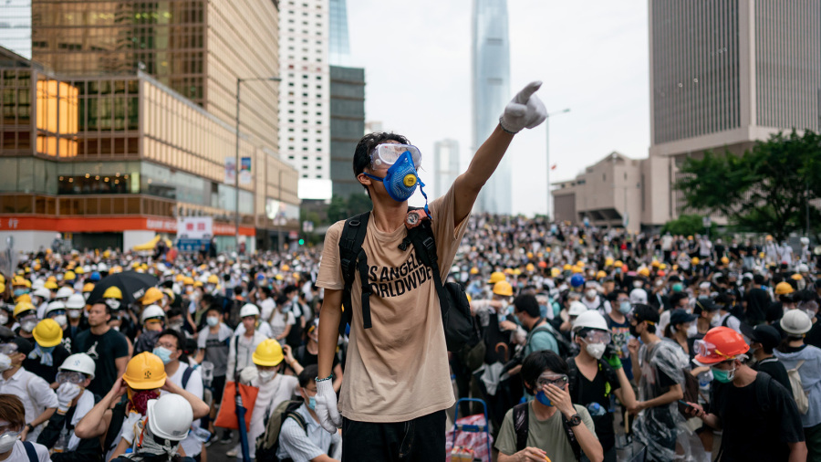对前途感悲观  六成港青欲移民 (图)