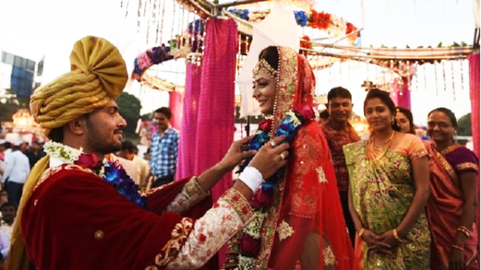 印度婚礼(SAM PANTHAKY/AFP/Getty Images)