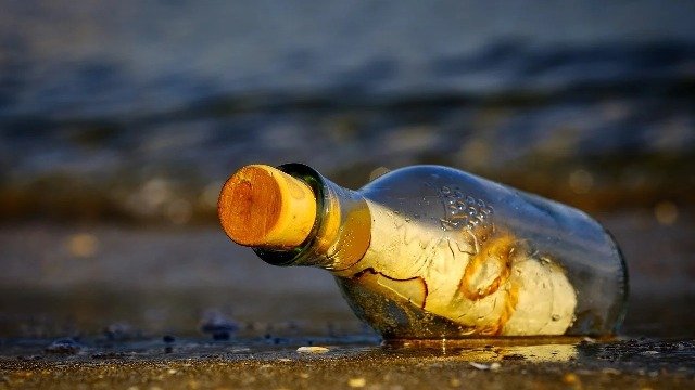 漂流瓶(示意图/图片来源:Pixabay)
