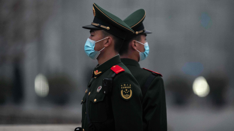 呼和浩特市近日有436名公安干警或被查处,或主动交代问题。据悉,呼和浩特共有的6055名警察,违规比例之高令人震惊。(图片来源:NICOLAS ASFOURI/AFP via Getty Images)