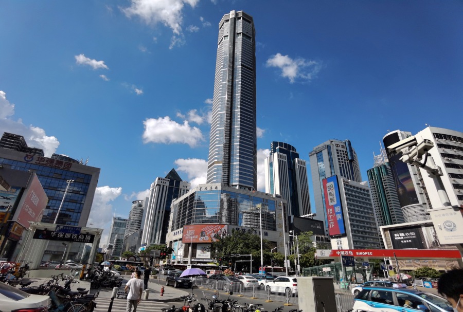 广东深圳地标性建筑“赛格大厦”连续3天发生摇晃,官方至今没有合理说明。示意图。(图片来源:STR/AFP via Getty Images)