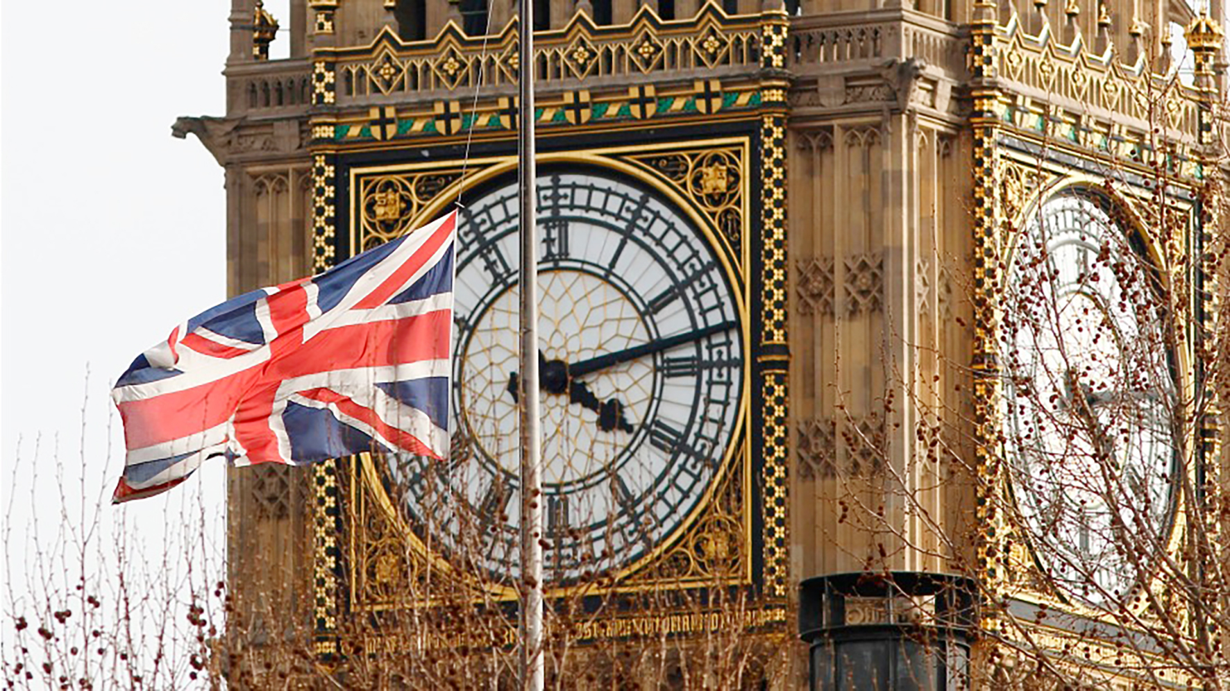英国日前要求欧盟就脱欧时达成的《北爱尔兰议定书》重新谈判。图为英国伦敦大本钟。(JUSTIN TALLIS/AFP via Getty Images)