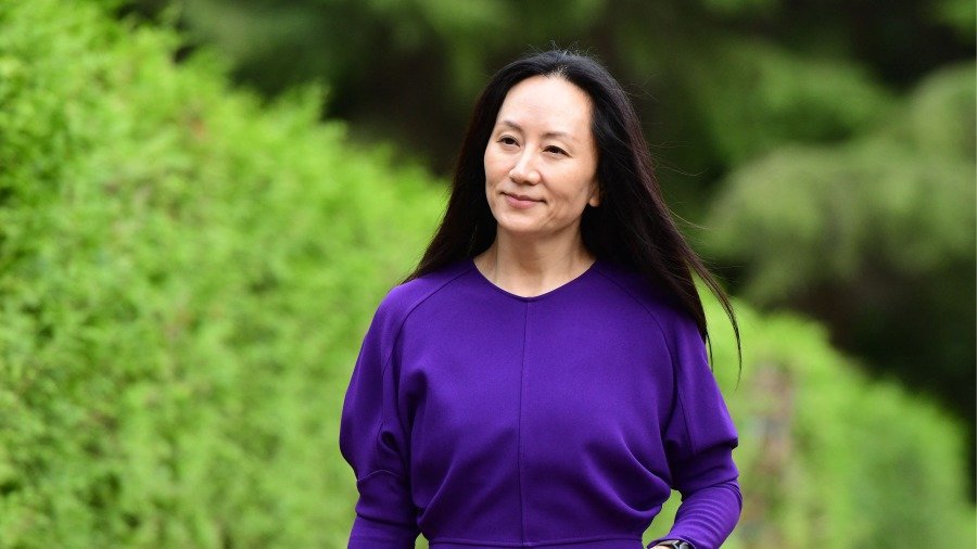 孟晚舟回国受到英雄般的接待,不过父亲任正非却没有出现在机场。(图片来源:Getty Images)