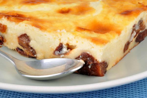 布列塔尼李子蛋糕 Far breton)(图片来源:123RF)