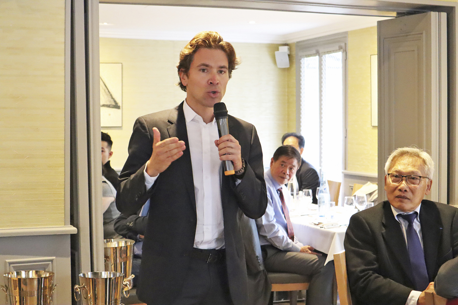 法兰西岛议会副主席迪迪耶（Geoffroy Didier）在午宴上致辞（摄影：王静/看中国）