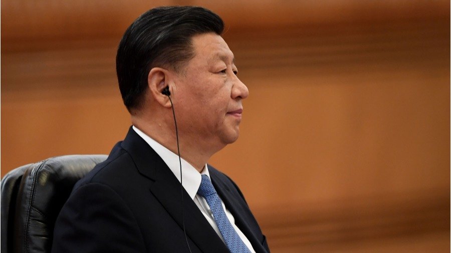 习近平日前在山东胜利油田称,能源的饭碗必须端在自己手里。