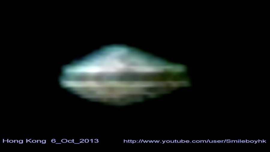 香港上空惊现不明飞行物体（UFO）。港媒报导，有市民在12月6日于北角一带海边上空目击不明飞行物体在空中盘旋，