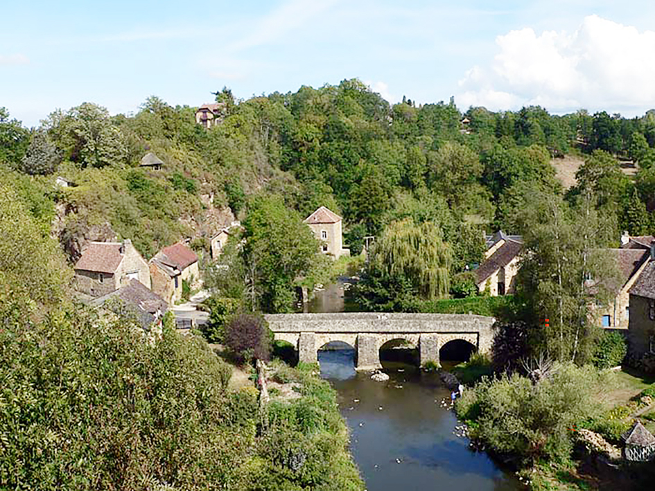 走进法国最美小镇    圣塞纳里莱热雷（Saint-Céneri-le-Gérei）