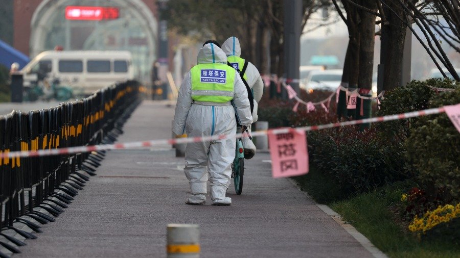 大连现天津返连2阳性病例,专家称,天津奥密克戎毒株有32个变异点,疫苗作用下降,传染很快。(图片来源:Getty Images)