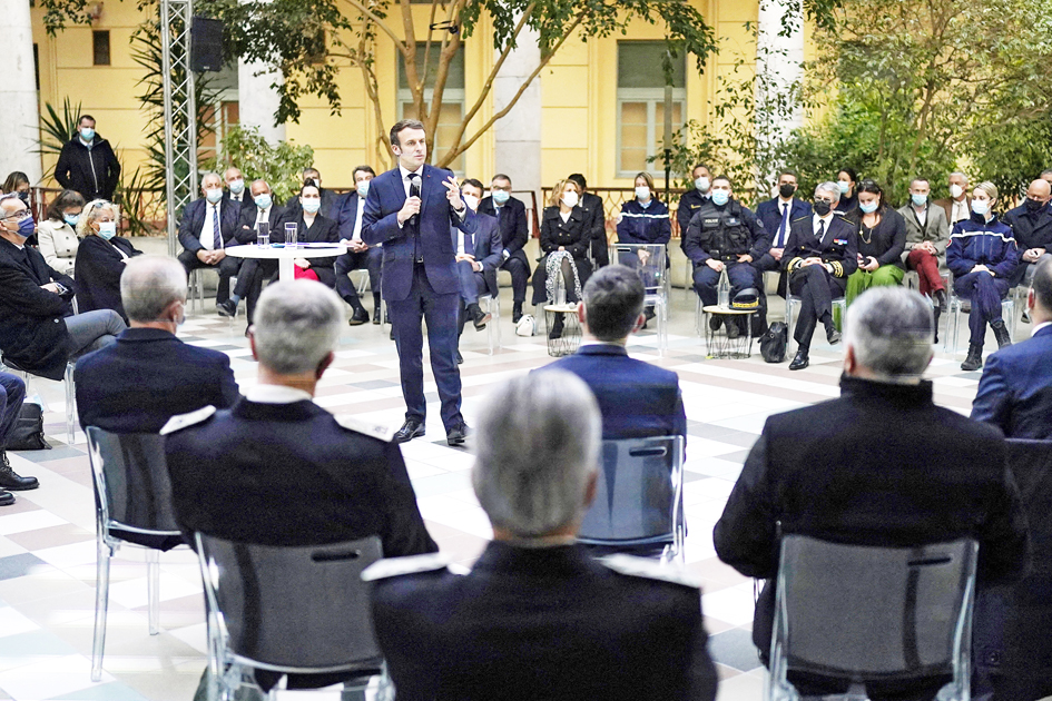 法国治安问题成为选战焦点 / 逾6成法国人认为治安方面马克龙表现欠佳