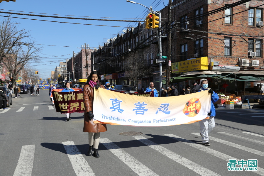 纽约布鲁克林近千人大游行  民众认同欢迎 (组图) 1