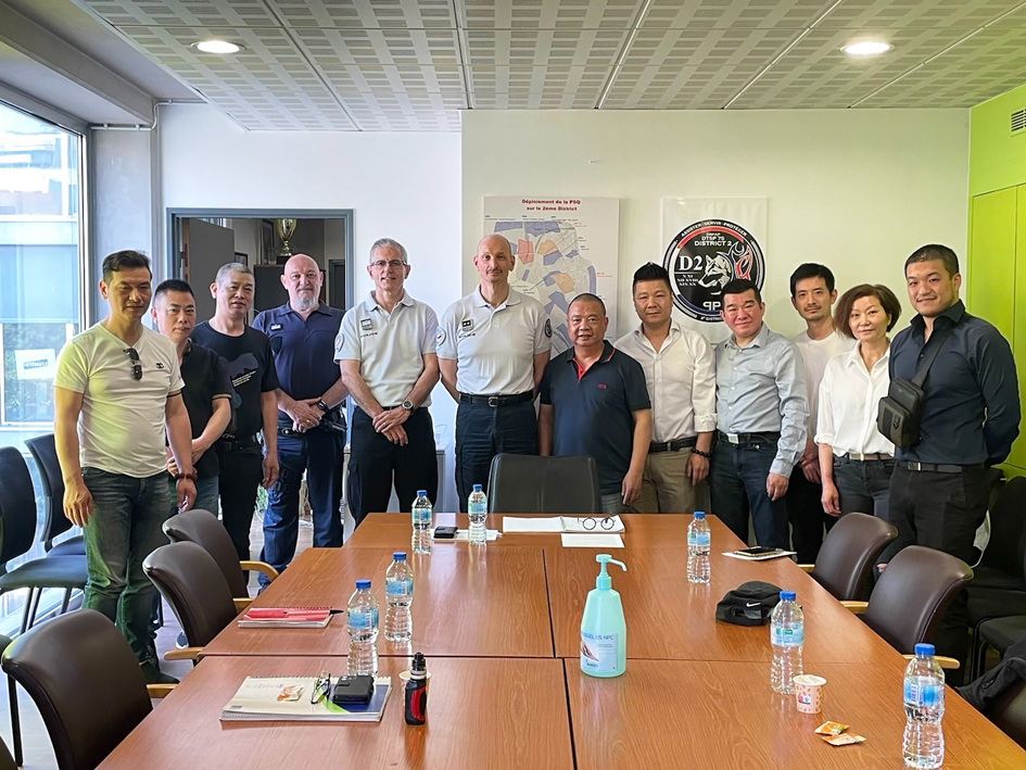 巴黎美丽城联合商会部分会员与警方召开治安会