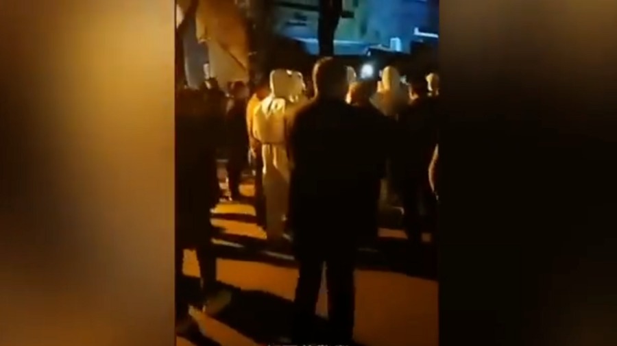 连续45天没饭吃  上海人 “ 造反 ” 多地爆警民冲突 (视频/图)